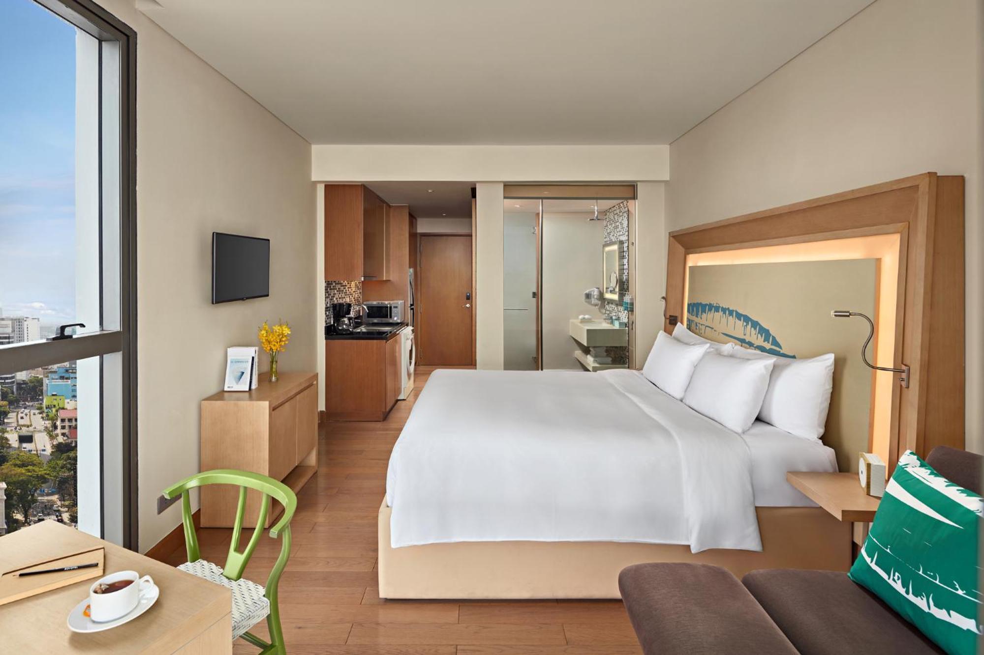 Novotel Premier River Hotel Da Nang